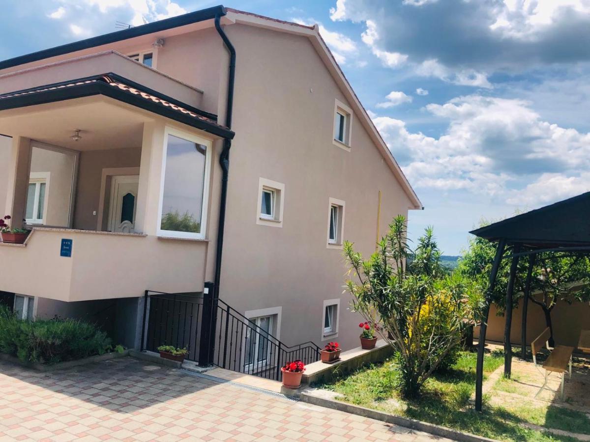 Apartments Zdenka Labin  Exteriör bild